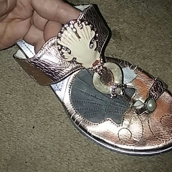 Heels - Picture 2 of 4