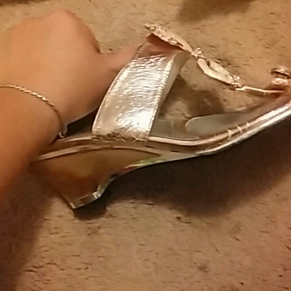 Heels - Picture 4 of 4