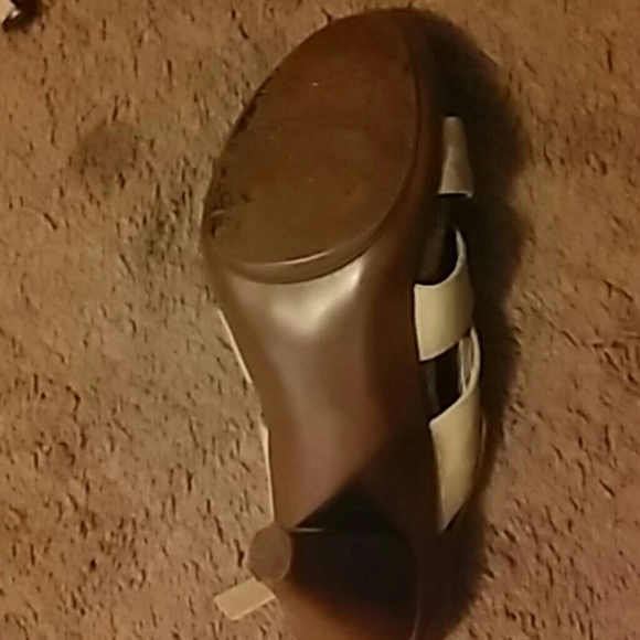 Heels - Picture 3 of 4