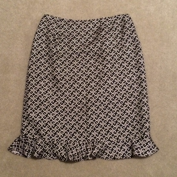 Skirtin Around Black & White Skirt NWOT - Picture 1 of 3