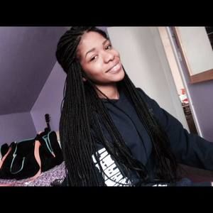 Meet your Posher, Alexis