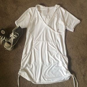 🚫🚫SOLD🚫🚫 White Hooded Workout Shirt