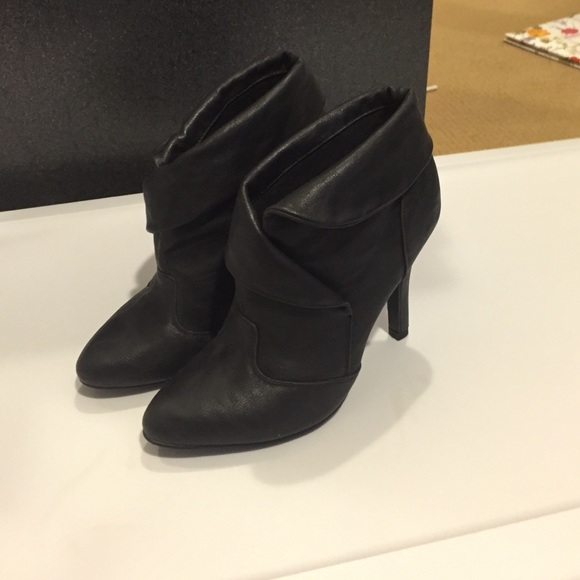 Black high heels - Picture 1 of 4