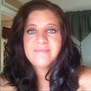 Meet your Posher, Laurie