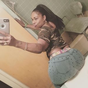 Meet your Posher, Monica