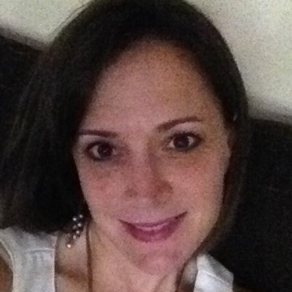 Meet your Posher, Julie - Picture 1 of 1
