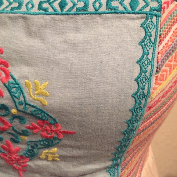 Embroidered Aztec dress with straps - Picture 3 of 4