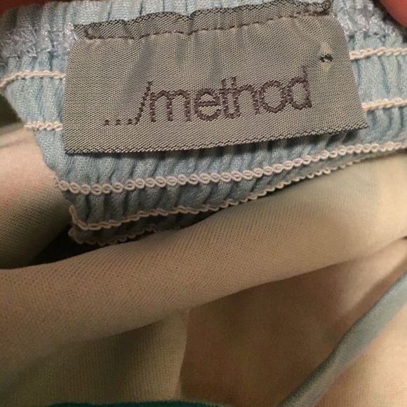 Embroidered Aztec dress with straps - Picture 4 of 4