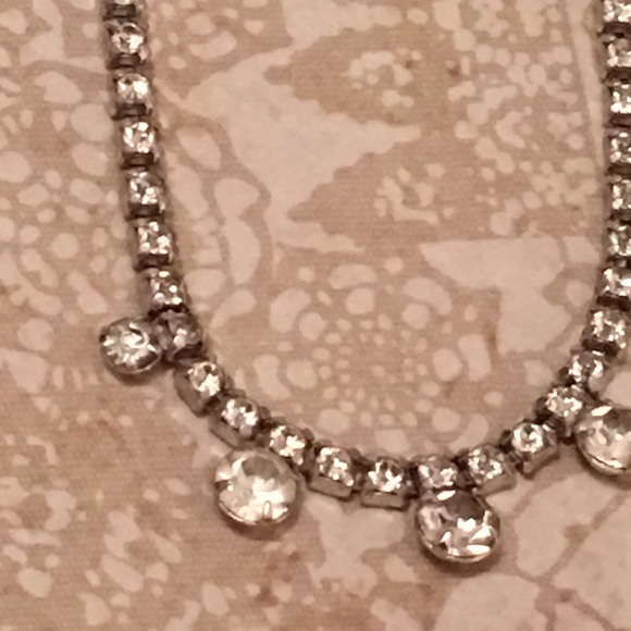 SOLD 🦋 Vintage Rhinestone necklace - Picture 3 of 4