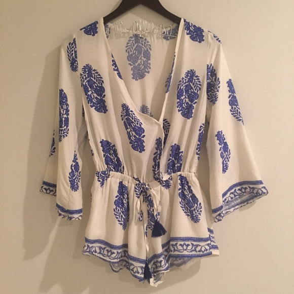 ✨Sale✨Boho Romper in white with blue print✨ - Picture 3 of 4