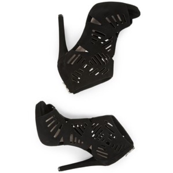 BCBGeneration booties