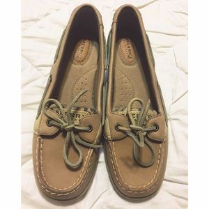 Gorgeous Sperrys
