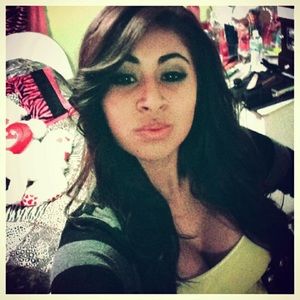 Meet your Posher, Cathia