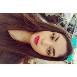 Meet your Posher, Alexandra