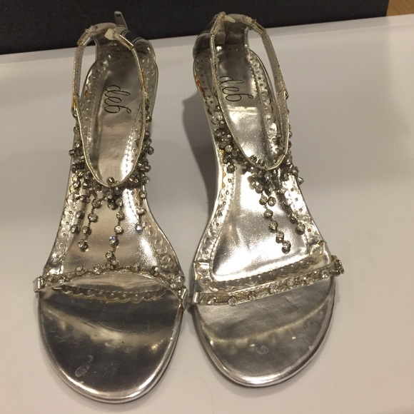 Silver prom shoes - Picture 4 of 4