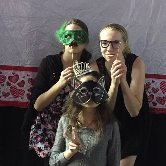 Meet your Posher, Alyssa - Picture 1 of 1