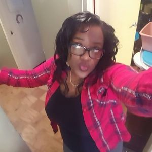 Meet your Posher, Ebony