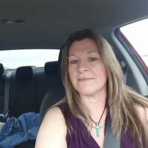 Meet your Posher, Lora