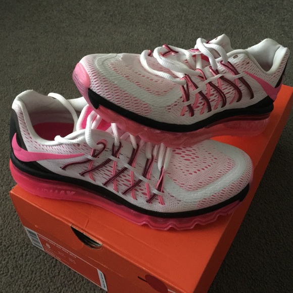 NIKE AIR MAX 2015