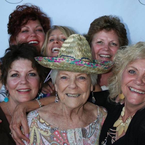 Meet your Posher, Dawn - Picture 1 of 1