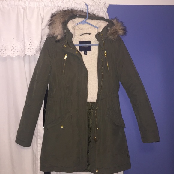 SOLD ON MERC! Green American Eagle Jacket with fur