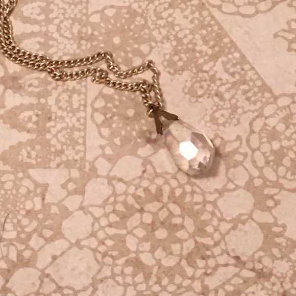 SOLD 🦋 Vintage 1950s crystal drop - Picture 2 of 4