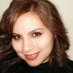 Meet your Posher, Adriana