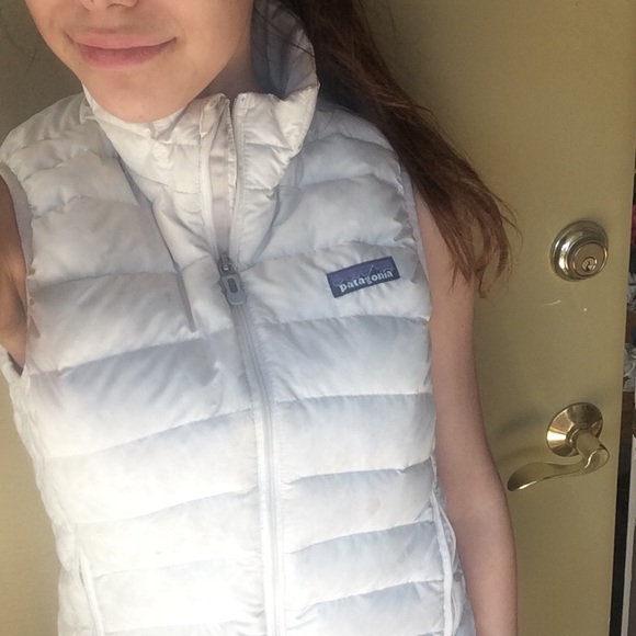 Patagonia Jackets & Blazers - ✨White Patagonia vest!✨