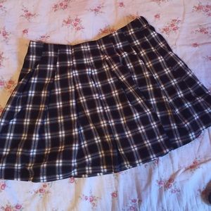 Plaid pleated skirt