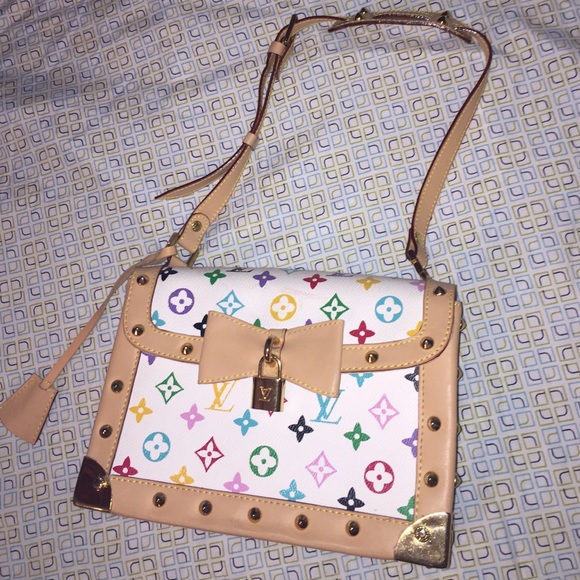 Handbags - Make an offer!! Cute studded purse