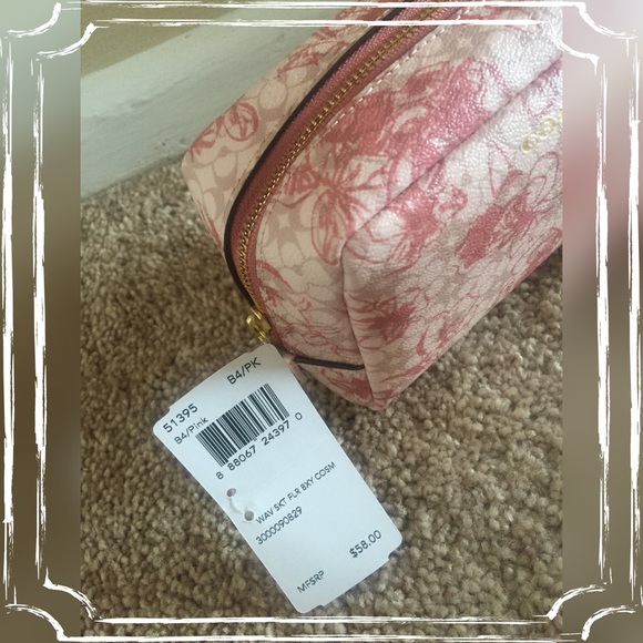 SOLD. Coach floral cosmetic case 🌸🌺 - Picture 3 of 3