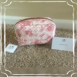 SOLD. Coach floral cosmetic case 🌸🌺