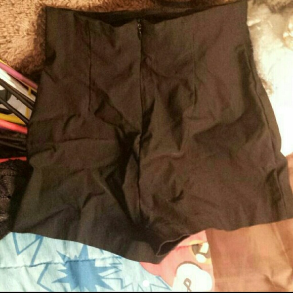 NWOT CHARLOTTE RUSSE SOLID BLACK HIGH WAIST SHORTS - Picture 2 of 3