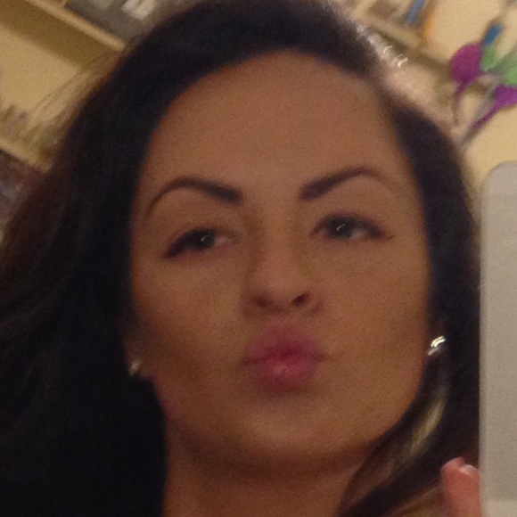 Meet your Posher, Valerie - Picture 1 of 1