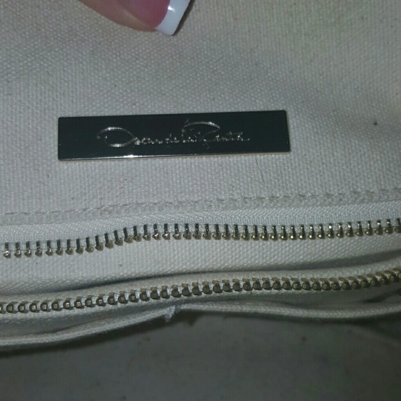 Oscar De La Renta tote - Picture 2 of 3