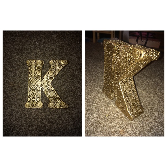 3D letter decor