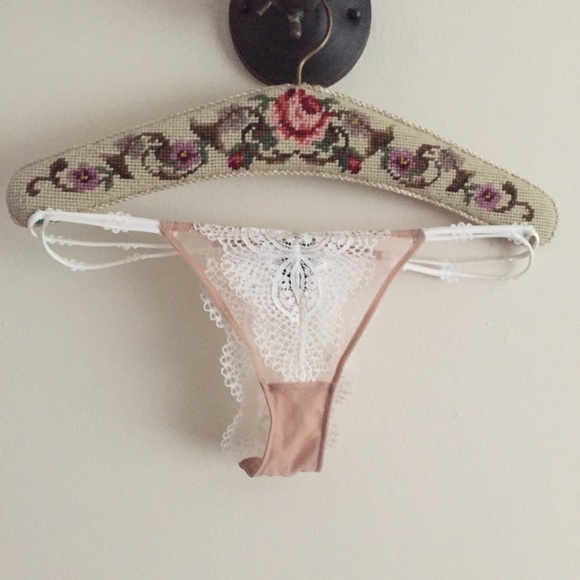 Victoria's Secret itsy/mini lace thong