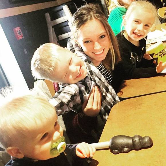 Meet your Posher, Laura - Picture 1 of 1