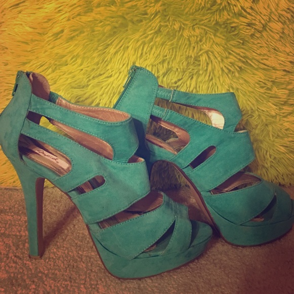 Shoes, heels