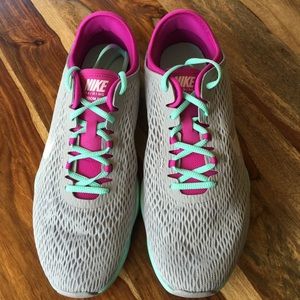 NWT Nike Zoom Fit Size 9 in Grey and Fuchsia Shoes