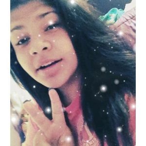 Meet your Posher, Dominique