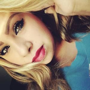 Meet your Posher, Raquel