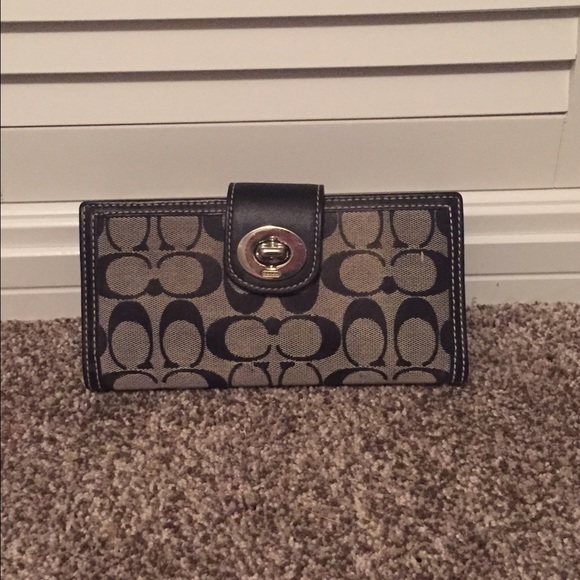 💯authentic Coach Wallet💯