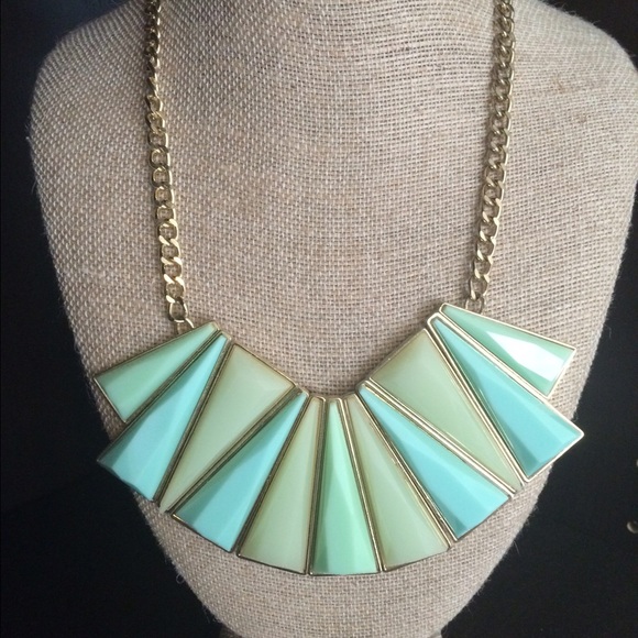 Shades of blue statement necklace
