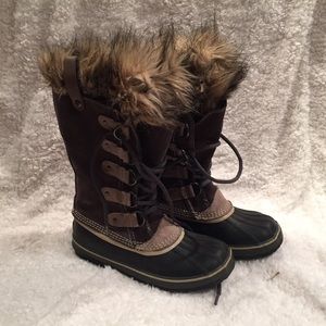 Sorel Winter Boots Grey Suede Fur Trim Sz 7
