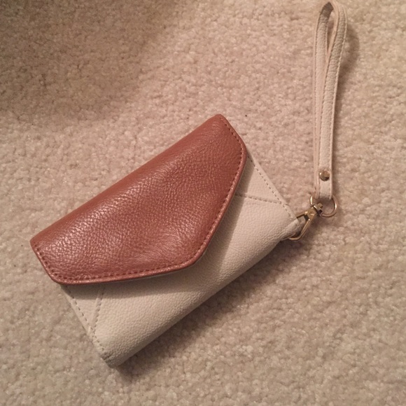 IPhone case and wallet. ALDO💕