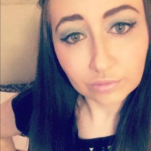 Meet your Posher, Alexis