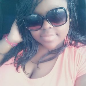 Meet your Posher, Yadira