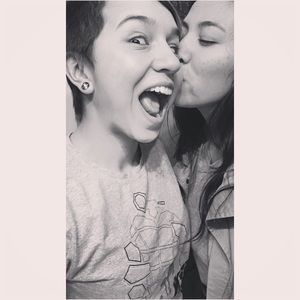 Meet your Posher, Cassandra