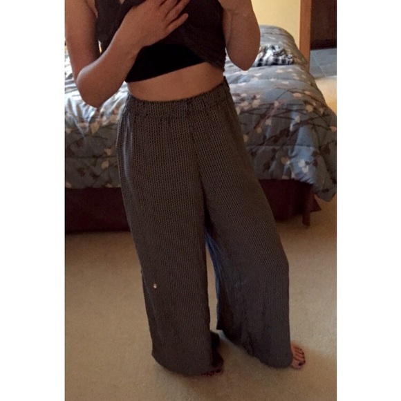 Brandy Melville Pants - Brandy Melville flowy pant